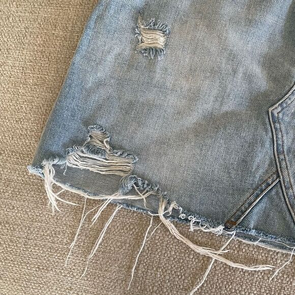 Urban Outfitters BDG Size Medium Light Wash Distressed Denim Skirt buttons - Picture 5 of 6